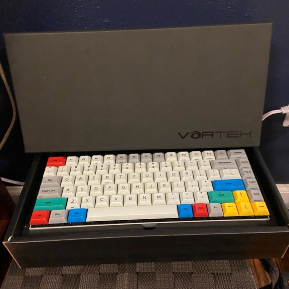 Vortex Keyboard Race 3 (Micro USB) - Picture 1 of 10